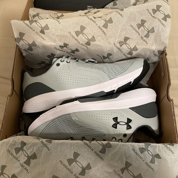 Brand New UA Charged Commit TR 3 - Picture 5 of 5